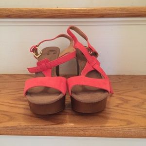Pink strap sandals